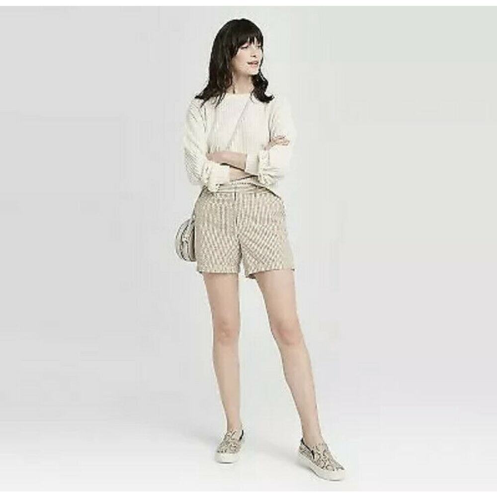 A New Day Womans Sz 12 ShortsStriped Regular Fit High-Rise 5" Chino Cream NWT